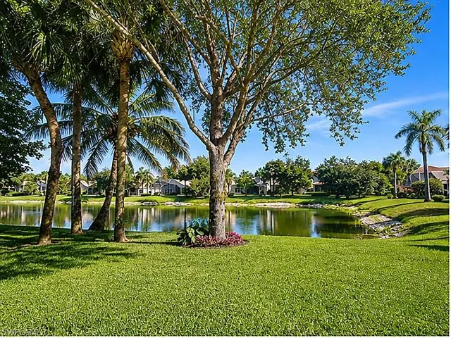 Shaded and spacious lake view !