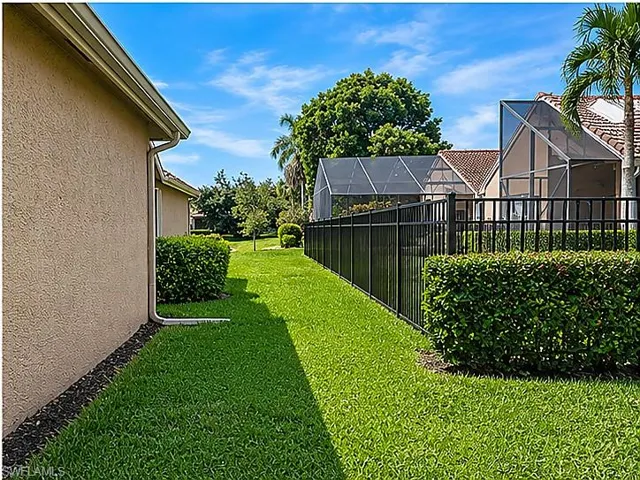 Large side yard with plenty of privacy