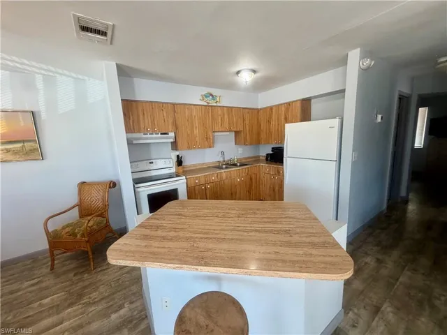 200 Mid Island Dr, Fort Myers Beach, Florida 33931