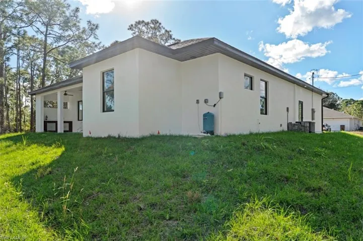 1116 8th Ave, Lehigh Acres, Florida 33972