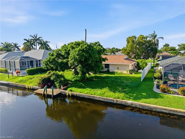 1907 Se 37th Ter, Cape Coral, Florida 33904