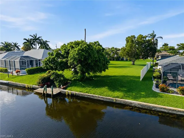 1907 Se 37th Ter, Cape Coral, Florida 33904