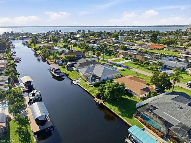 1907 Se 37th Ter, Cape Coral, Florida 33904