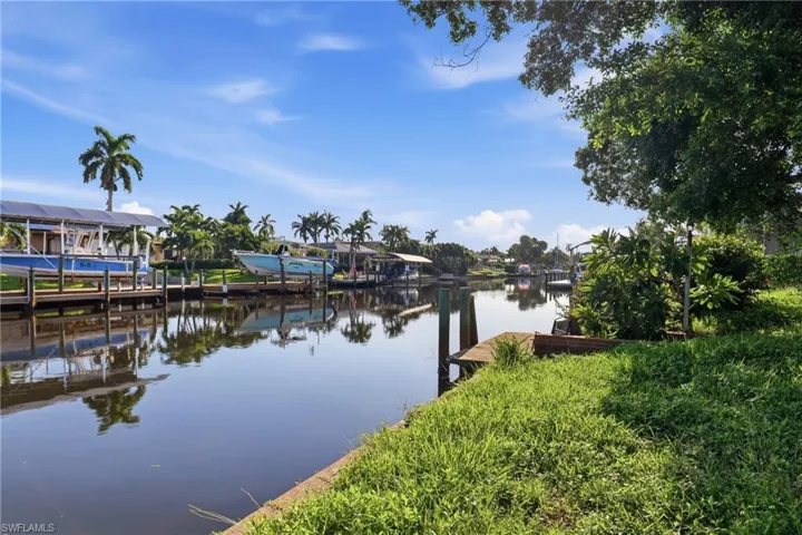 1907 Se 37th Ter, Cape Coral, Florida 33904