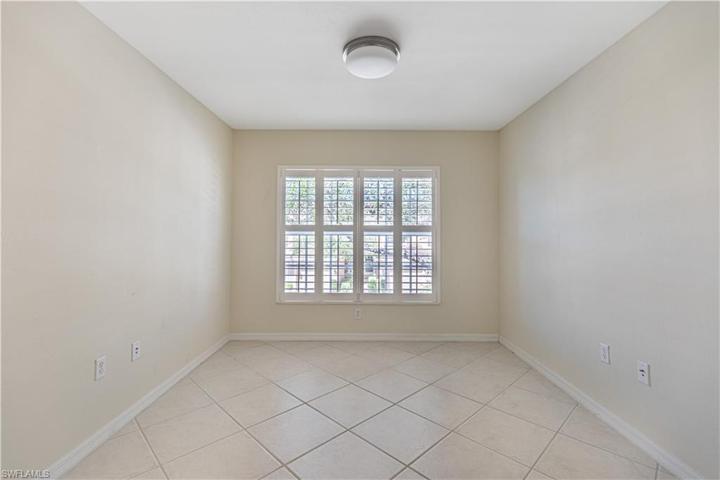 bedroom/office/den with small closet