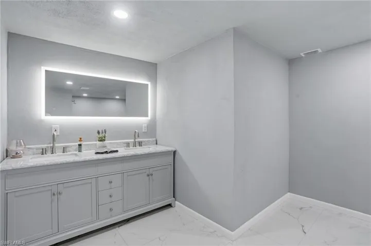 372 Altamont Ave, Fort Myers, Florida 33905