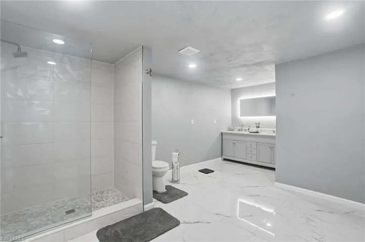 372 Altamont Ave, Fort Myers, Florida 33905