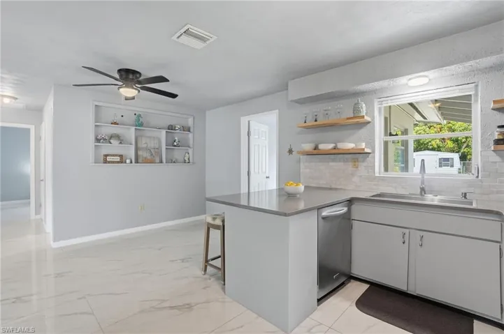 372 Altamont Ave, Fort Myers, Florida 33905
