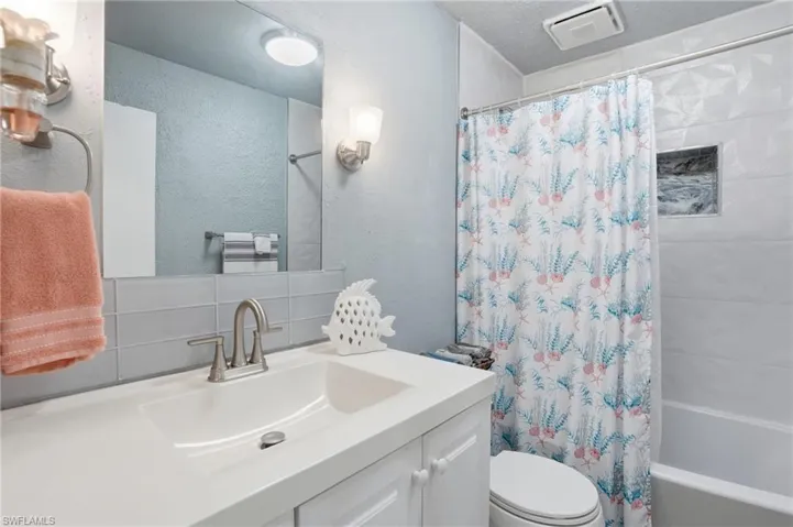 372 Altamont Ave, Fort Myers, Florida 33905