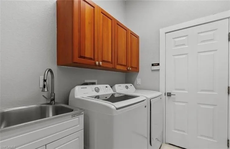 16113 Coco Hammock Way, Fort Myers, Florida 33908