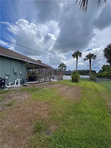 420 Glendale Ave, Lehigh Acres, Florida 33936