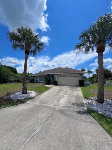 420 Glendale Ave, Lehigh Acres, Florida 33936