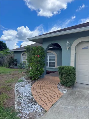 420 Glendale Ave, Lehigh Acres, Florida 33936