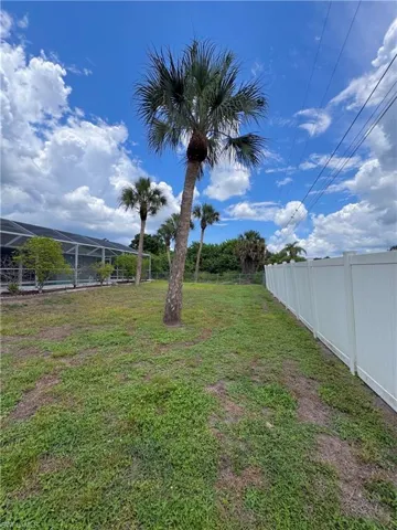 420 Glendale Ave, Lehigh Acres, Florida 33936