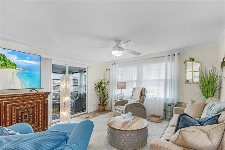 living room/family room