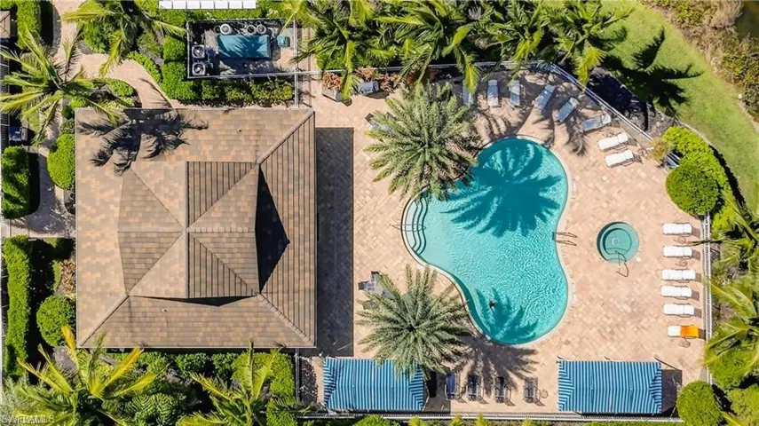 Bird's eye view of a pool area