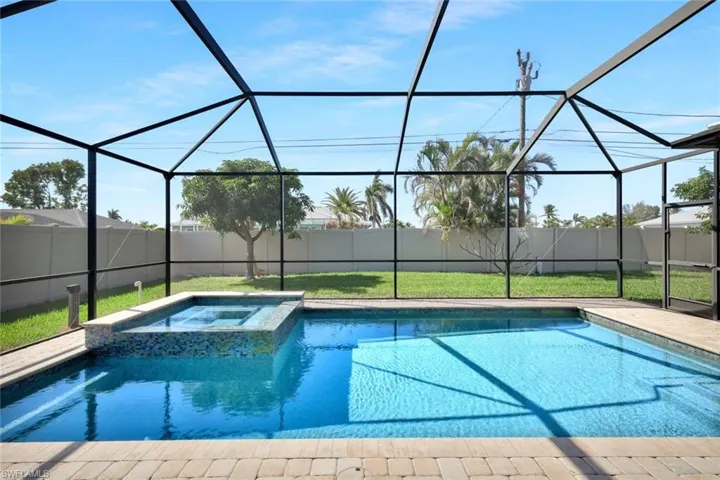 3132 Se 8th Ave, Cape Coral Fl 33904