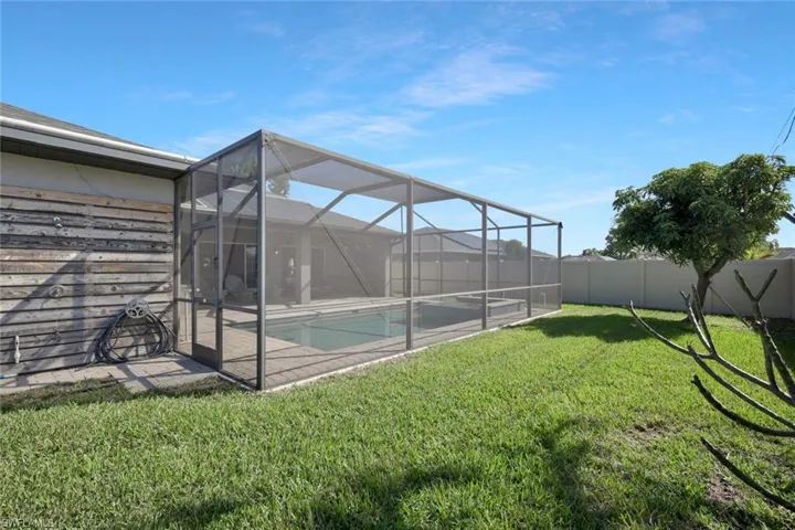 3132 Se 8th Ave, Cape Coral Fl 33904