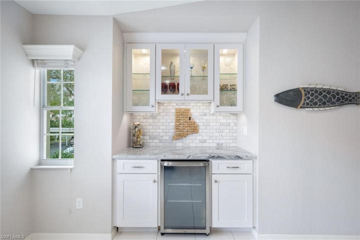 2486 Orchid Bay DR # 204, NAPLES FL 34109