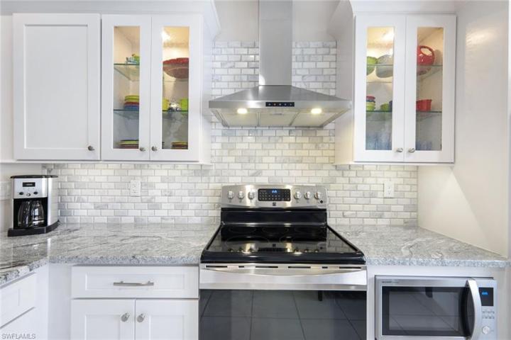 2486 Orchid Bay DR # 204, NAPLES FL 34109
