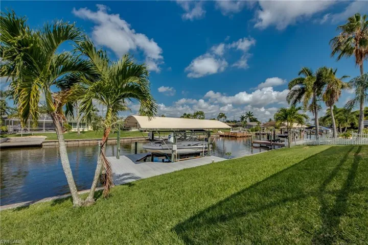 5244 Willow Ct, Cape Coral, Florida 33904