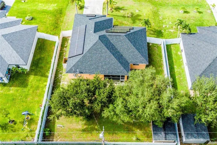 Aerial view of property and surrounding area