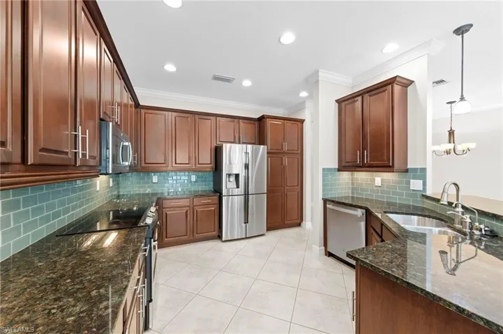 10308 Longleaf Pine Ct, Fort Myers, Florida 33913