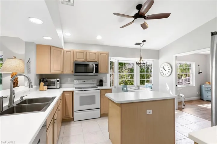 8320  Mystic Greens  WAY, Naples, FL 34113