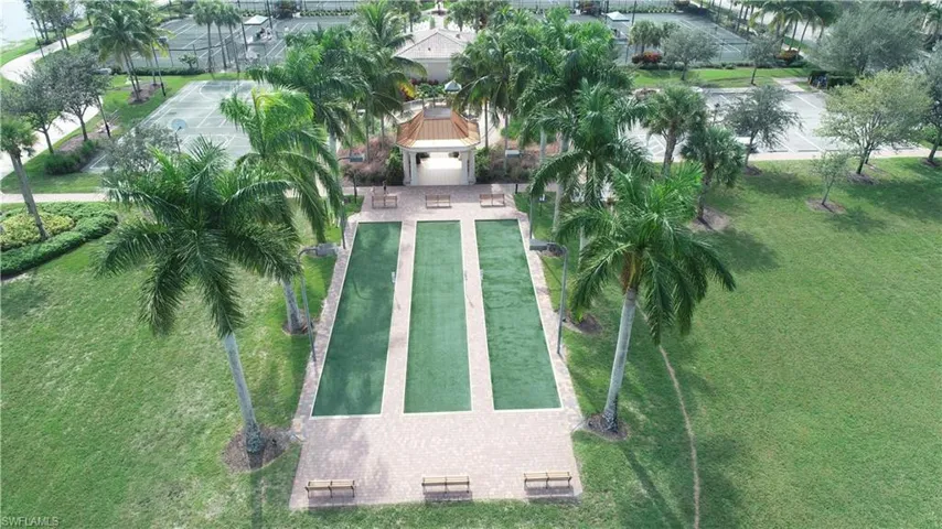 7609  Rozzini  LN, Naples, FL 34114