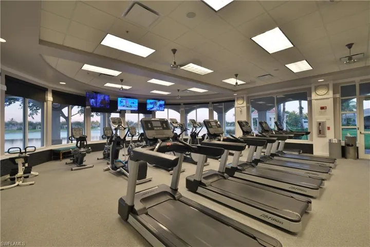 7609  Rozzini  LN, Naples, FL 34114