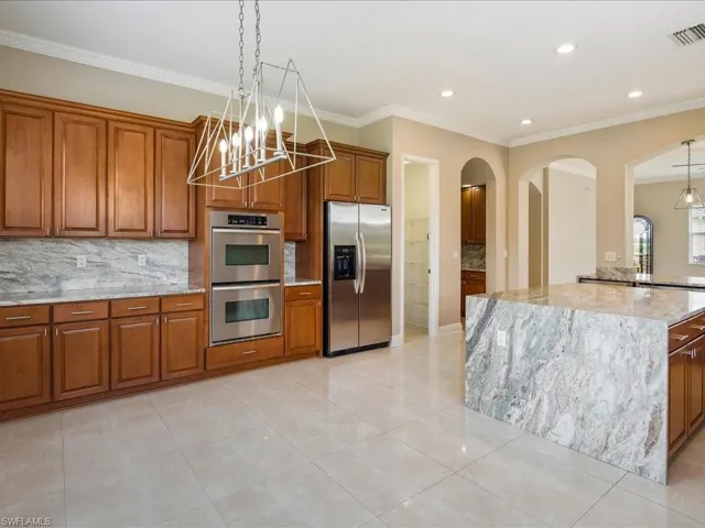 Huge eat-in kitchen area. optional formal dining...