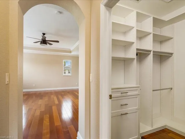 Master bath w/2 walk-in closets...