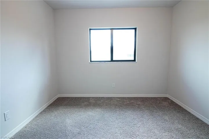3594 Ne 9th Pl, Cape Coral, Florida 33909