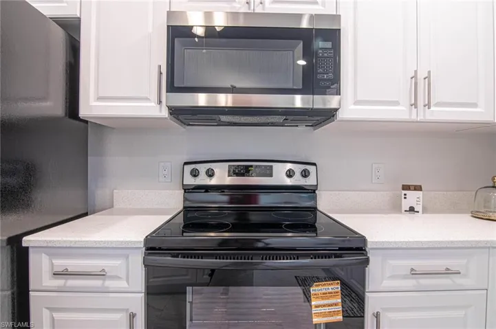 3594 Ne 9th Pl, Cape Coral, Florida 33909