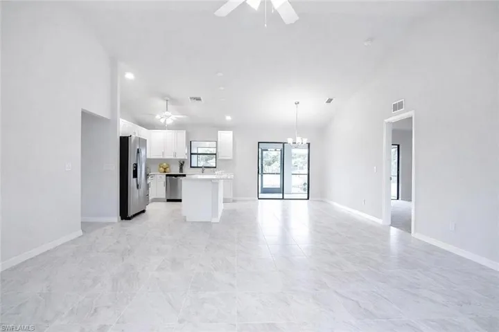 3594 Ne 9th Pl, Cape Coral, Florida 33909