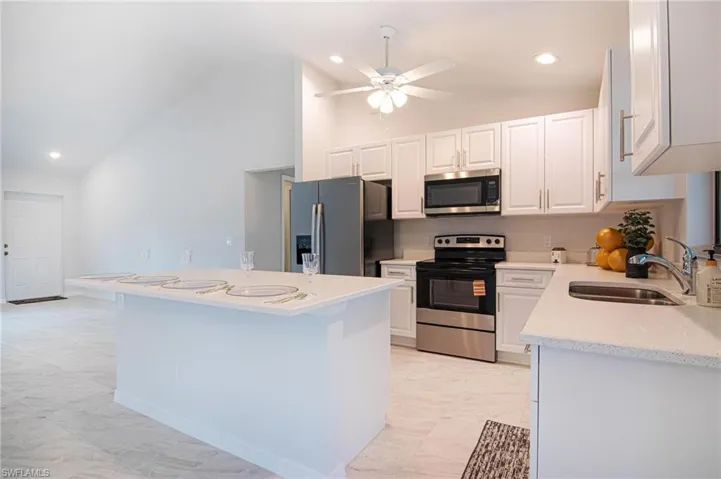 3594 Ne 9th Pl, Cape Coral, Florida 33909