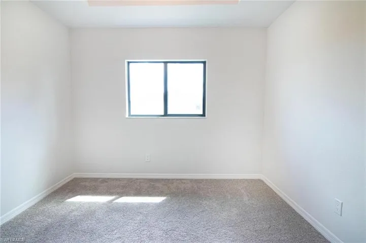 3594 Ne 9th Pl, Cape Coral, Florida 33909