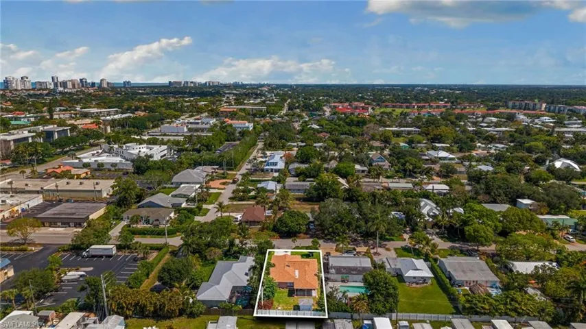 1020  28th N AVE, Naples, FL 34103