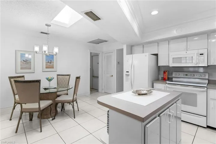 1020  28th N AVE, Naples, FL 34103