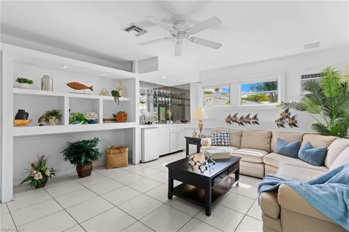 1020  28th N AVE, Naples, FL 34103