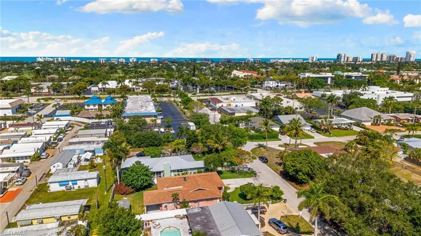 1020  28th N AVE, Naples, FL 34103