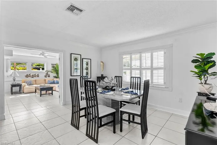 1020  28th N AVE, Naples, FL 34103