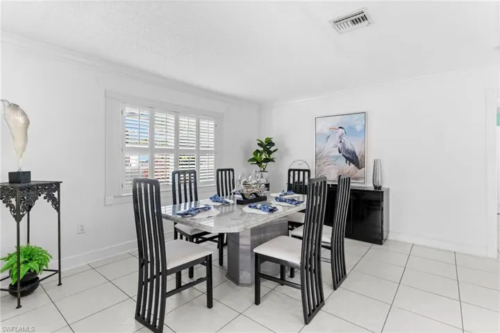 1020  28th N AVE, Naples, FL 34103