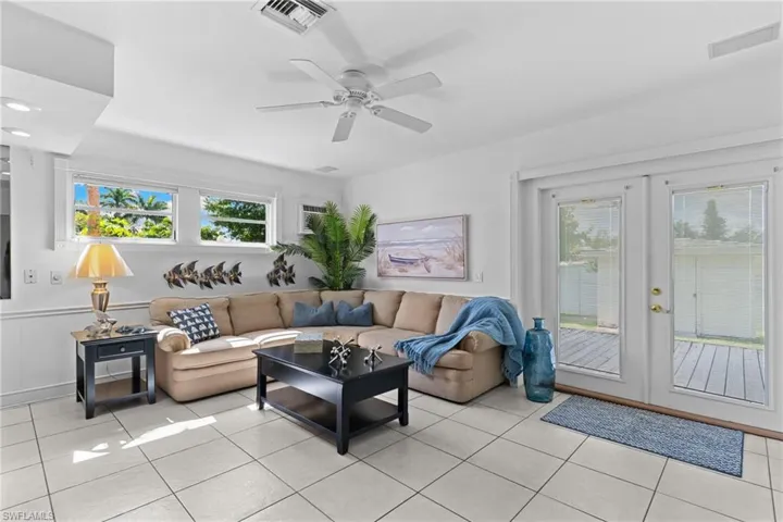 1020  28th N AVE, Naples, FL 34103