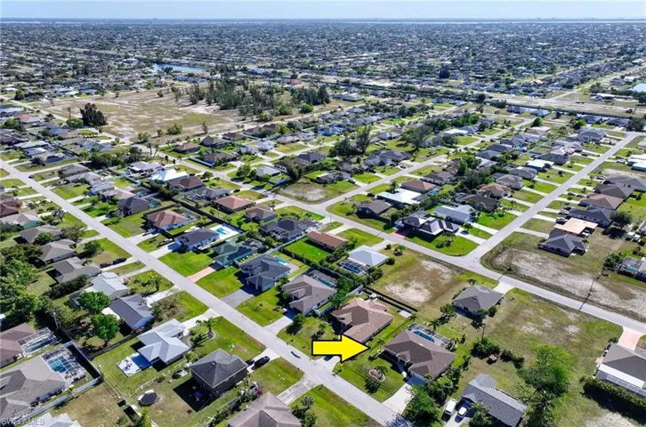 Birds eye view of property