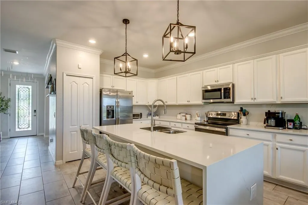 11592 Shady Blossom DR, Fort Myers, FL 33913,225061512