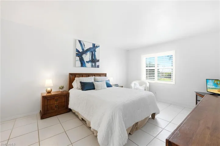 4022  Belair  LN, Naples, FL 34103