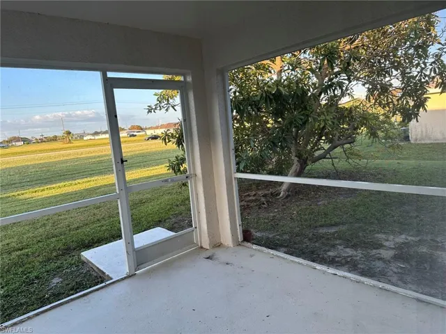 2207 Ne 15th Ln, Cape Coral, Florida 33909