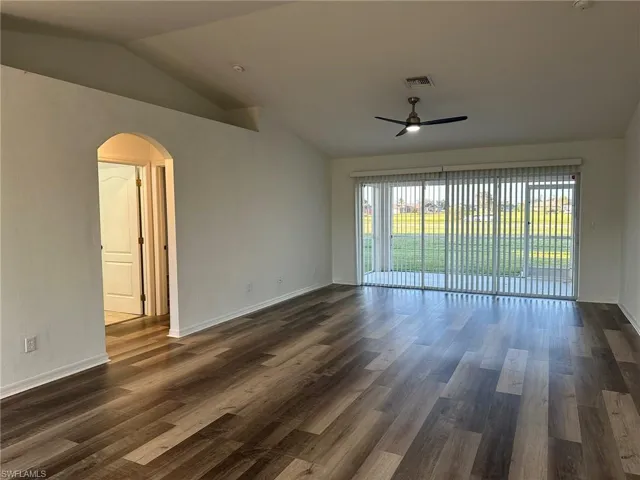 2207 Ne 15th Ln, Cape Coral, Florida 33909