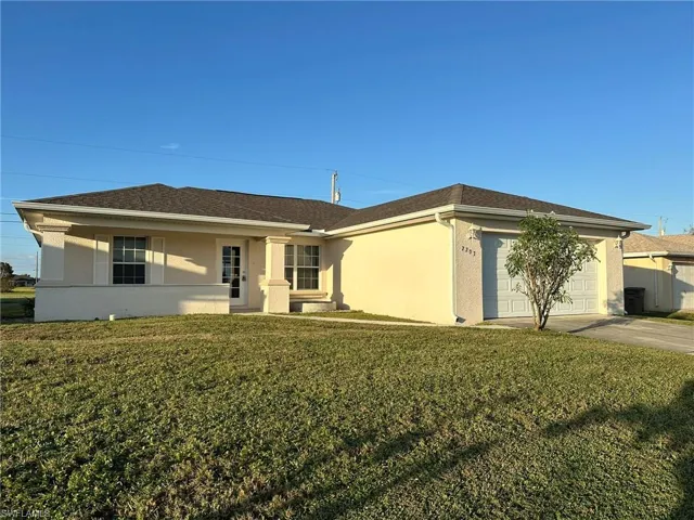 2207 Ne 15th Ln, Cape Coral, Florida 33909